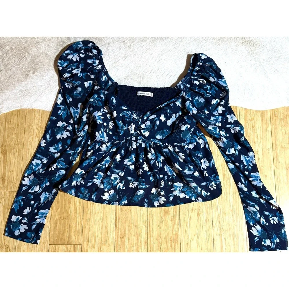 Abercrombie & Fitch Size S Blue Shear Twist‎ Front Long Sleeve Top Blouse Floral